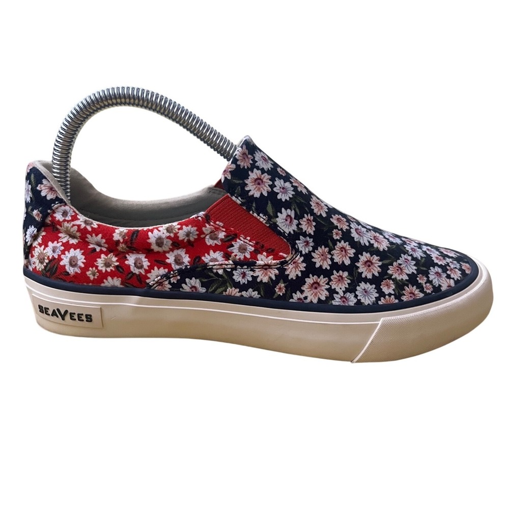 SeaVees Women's Hawthorne Slip On Sneakers Daisy Patchwork Floral Black Red Sz8 - Picture 2 of 8